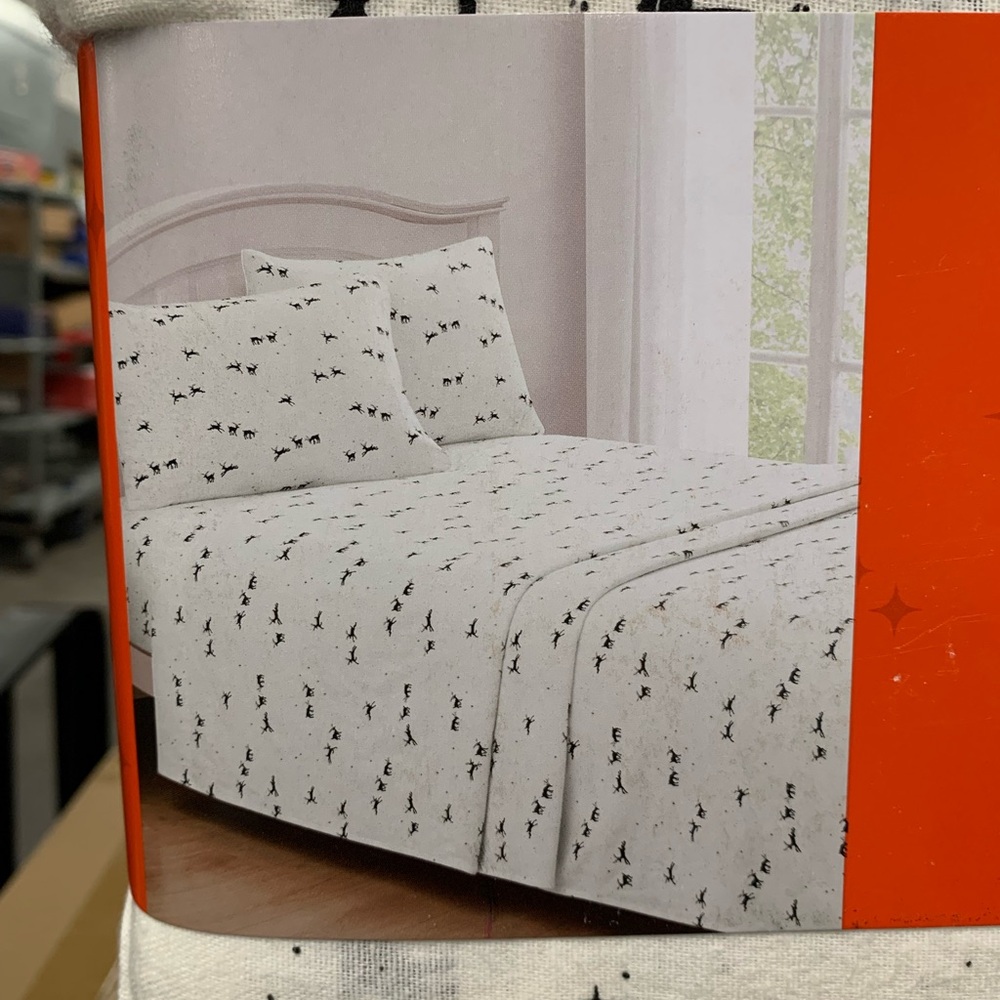 Stylish Black and White Bedding Sheets